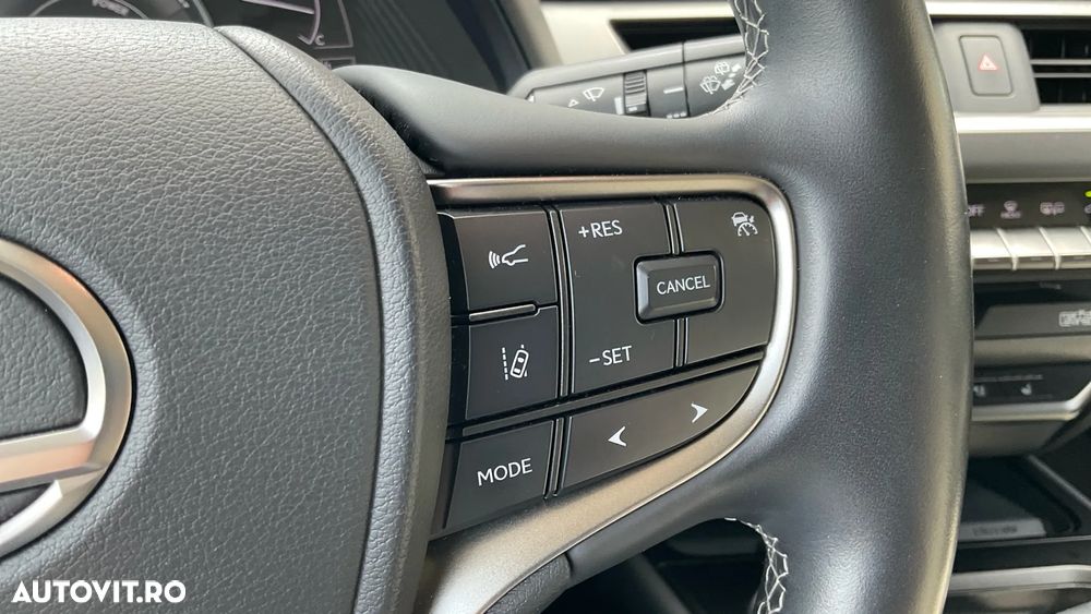 Lexus UX 250h 2.0L HEV 20H- (178 HP) 4X4 CVT Luxury - 19