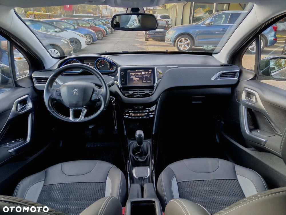 Peugeot 2008 1.2 Pure Tech Style S&S - 12