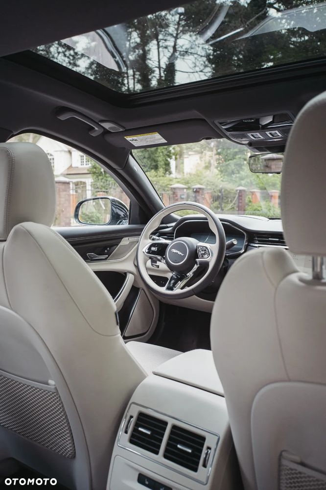 Jaguar XF - 3