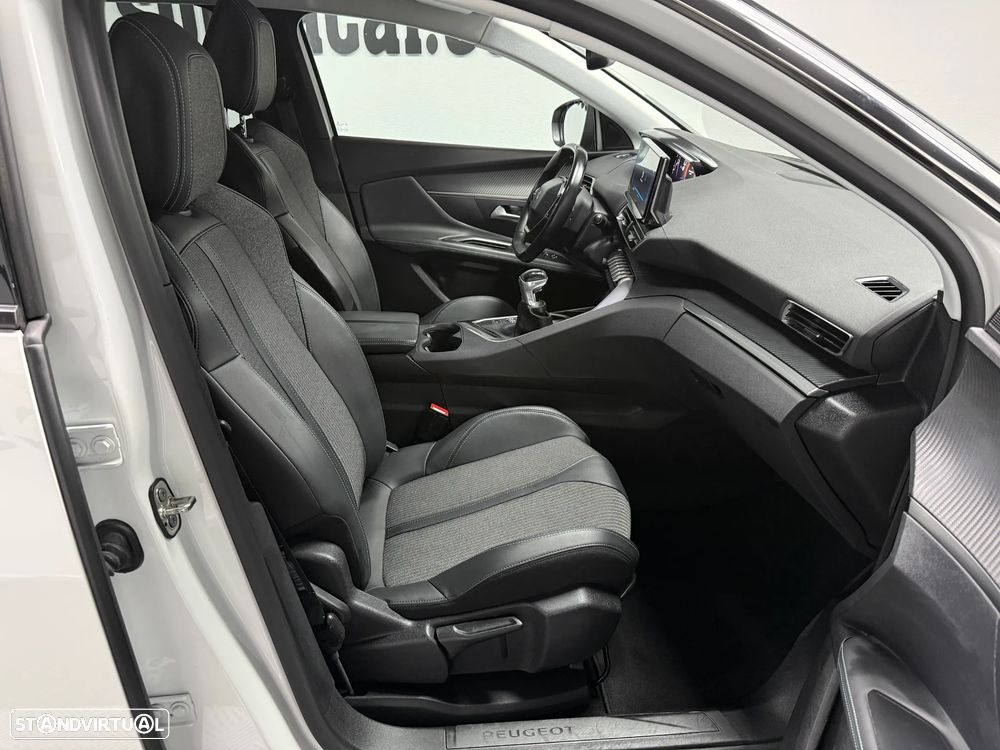 Peugeot 3008 PureTech 130 Stop & Start GPF Allure - 25