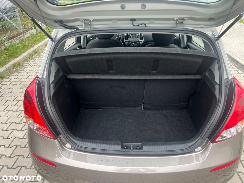 Hyundai i20 1.2 Trend - 15