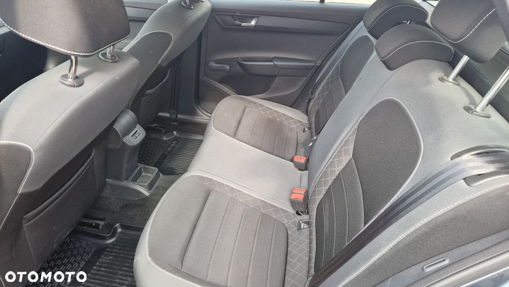 Skoda Fabia 1.0 TSI Ambition - 8