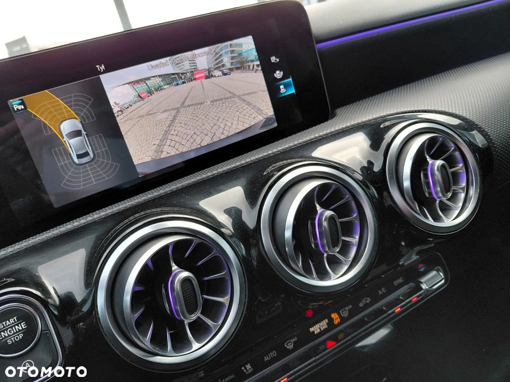 Mercedes-Benz Klasa A 200 AMG Line 7G-DCT - 29