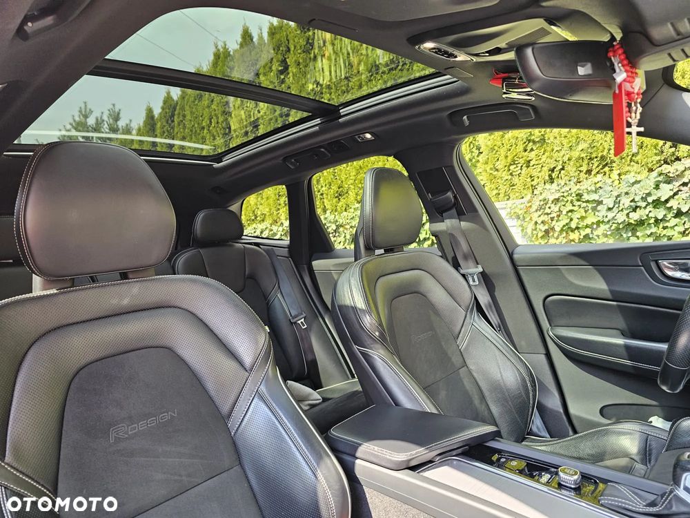 Volvo XC 60 T6 AWD Geartronic RDesign - 11