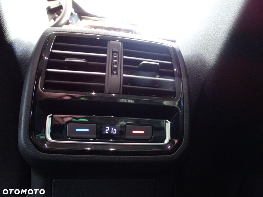 Volkswagen Passat - 14