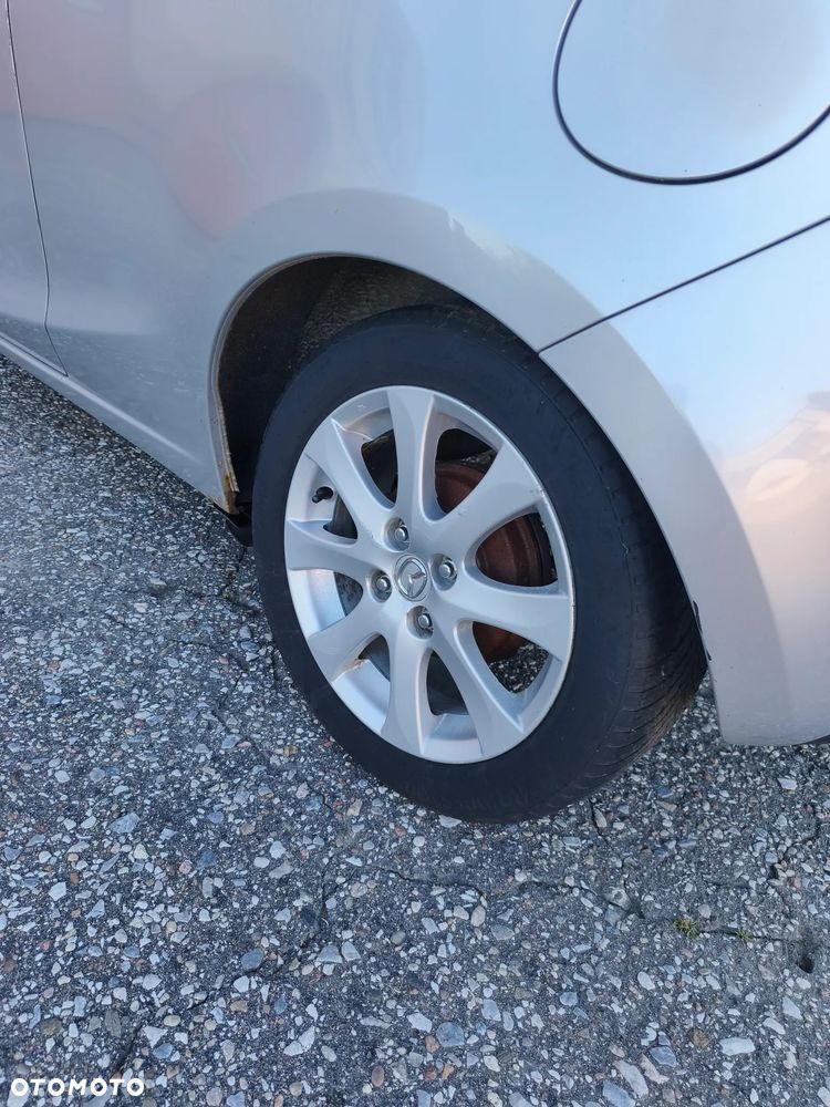 Mazda 2 - 16
