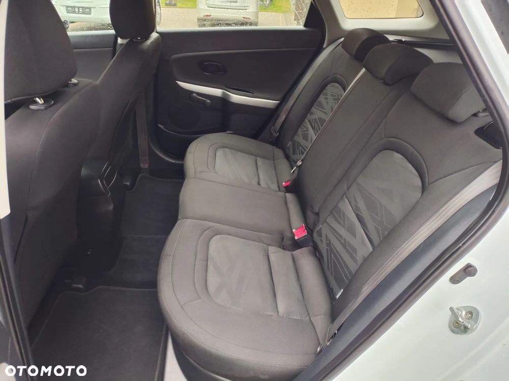 Kia Ceed - 30