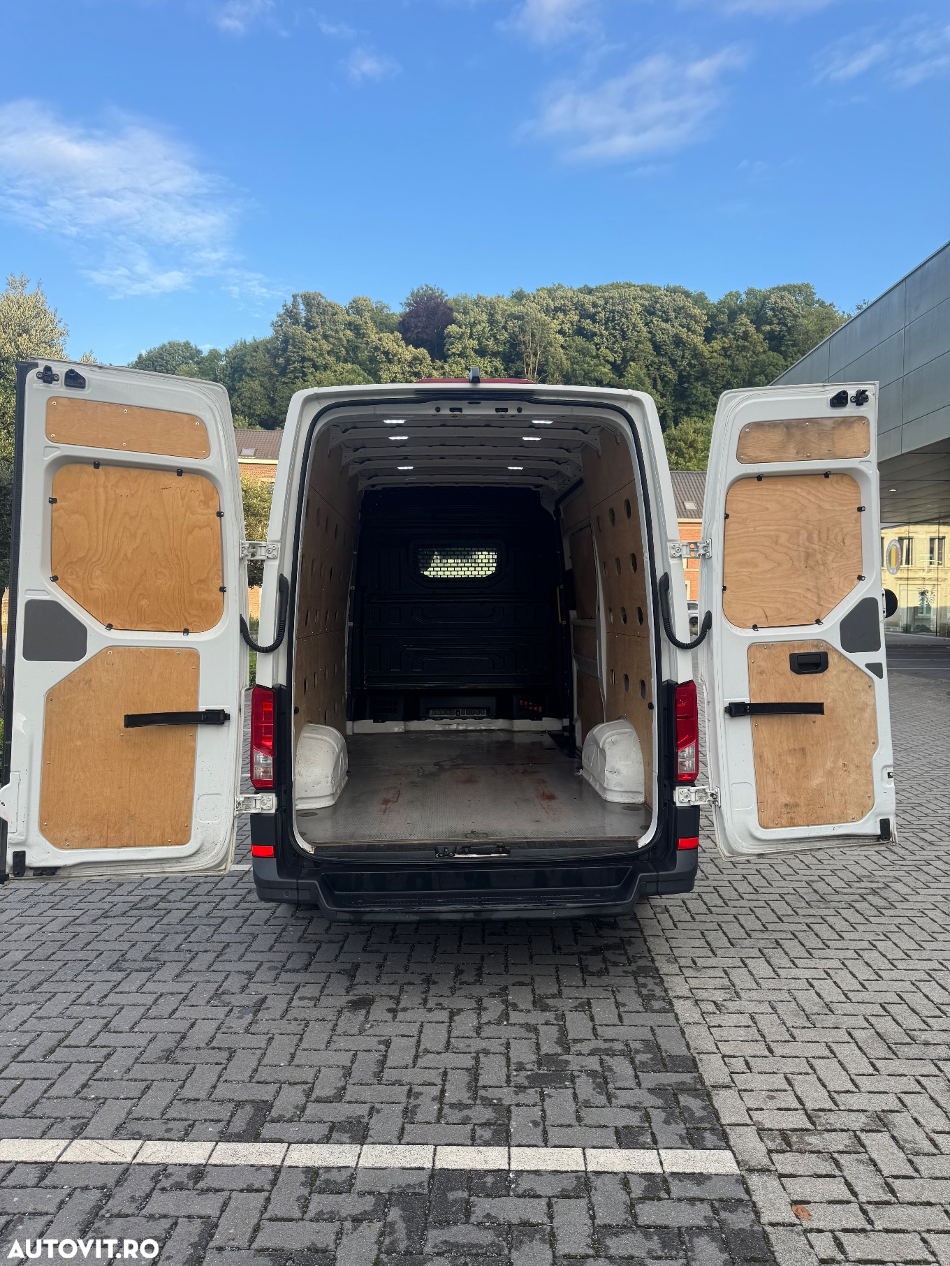 Volkswagen Crafter - 11