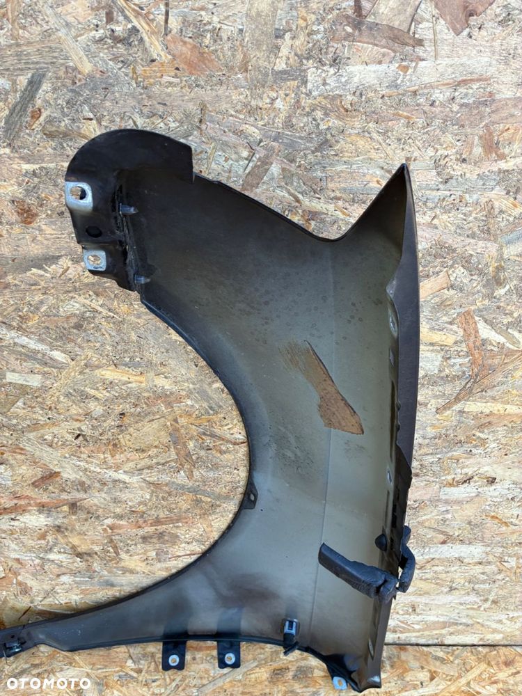 Audi A3 8P lift 06-09 kod lak. LZ7L BŁOTNIK PRZÓD PRZEDNI PRAWY - 10