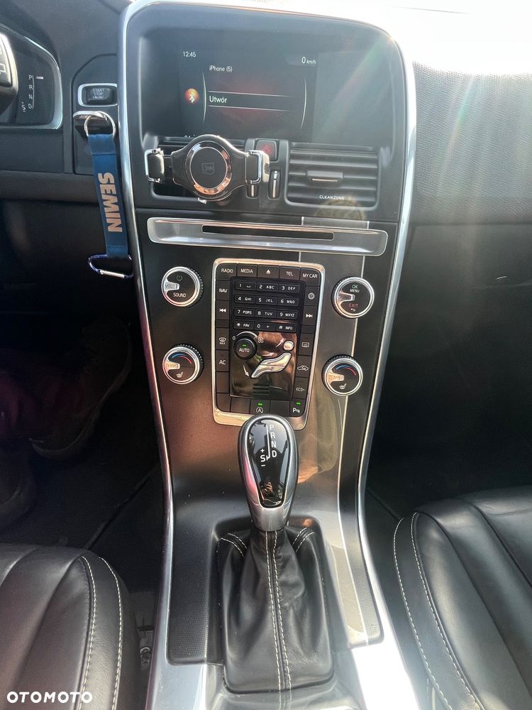 Volvo XC 60 D3 Drive-E R-Design Momentum - 26