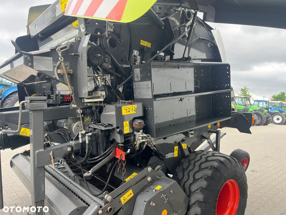 Claas Variant 380 RC Pro - 8