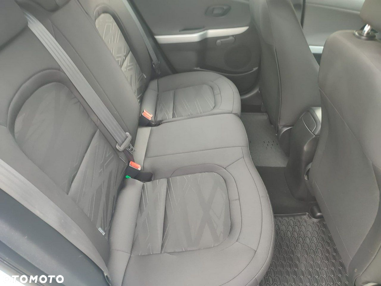 Kia Ceed - 9