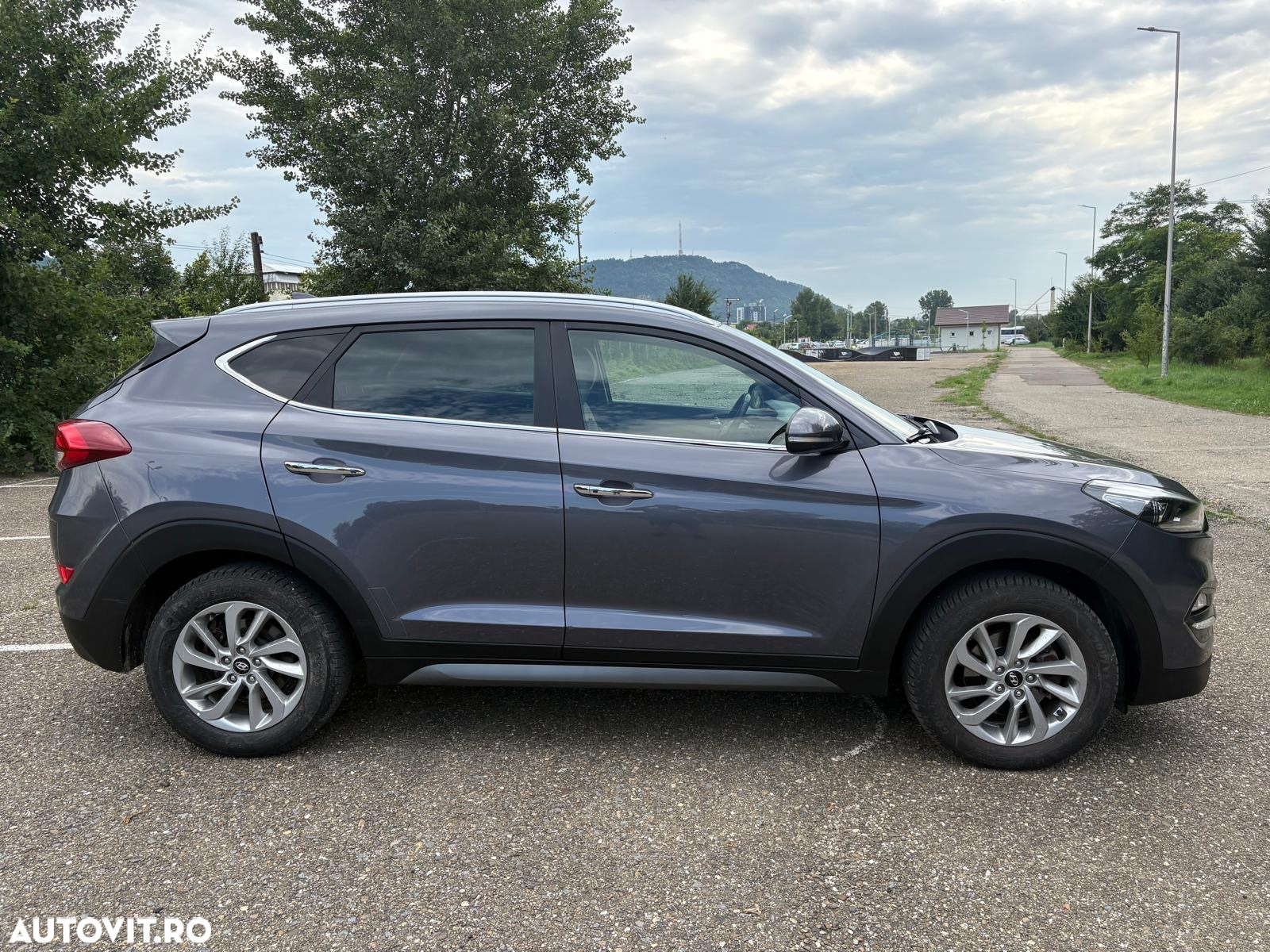 Hyundai Tucson blue 1.7 CRDi 2WD Style - 12