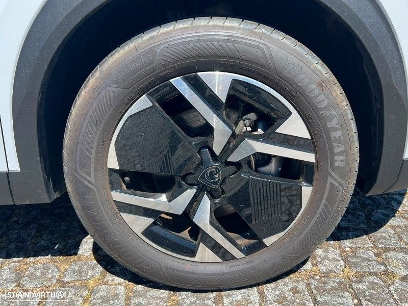 Peugeot 2008 1.2 Hybrid Allure e-DCS6 - 13