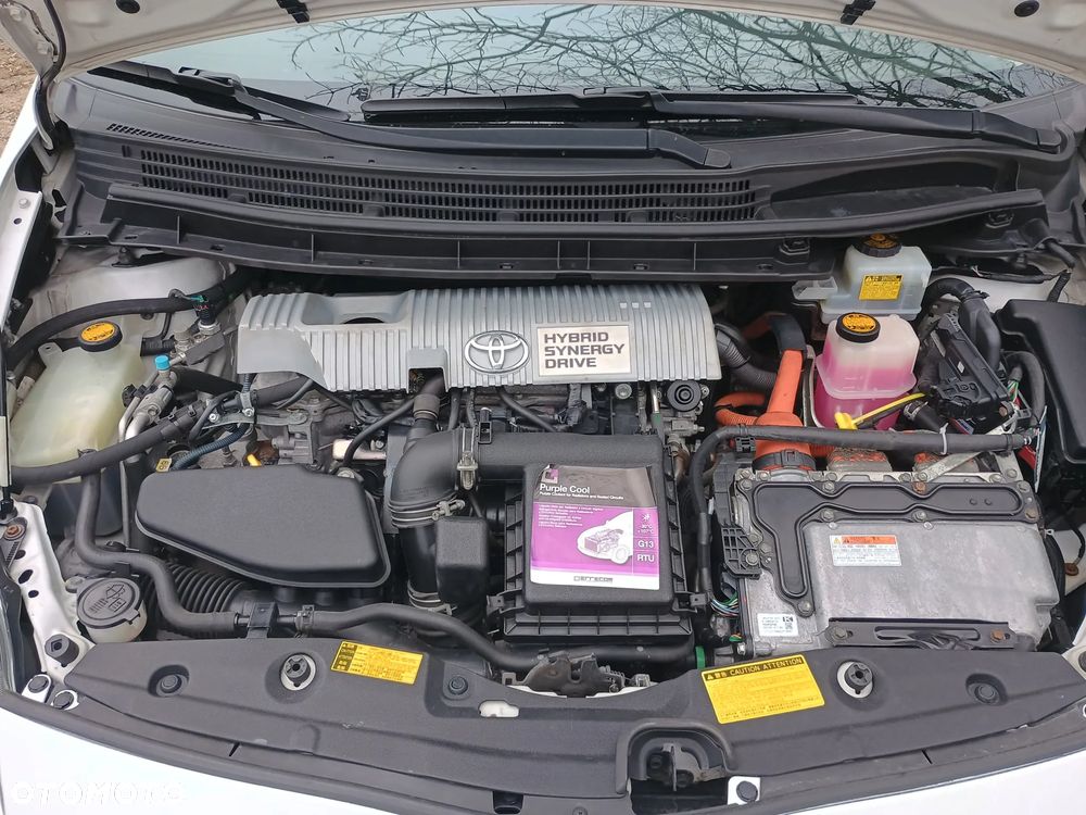 Toyota Prius 1.8 HSD Prestige - 3