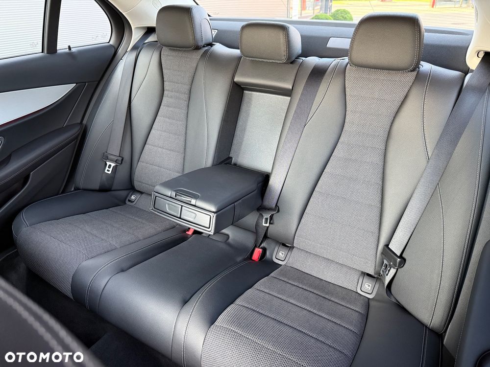 Mercedes-Benz Klasa E 220 d Avantgarde - 34