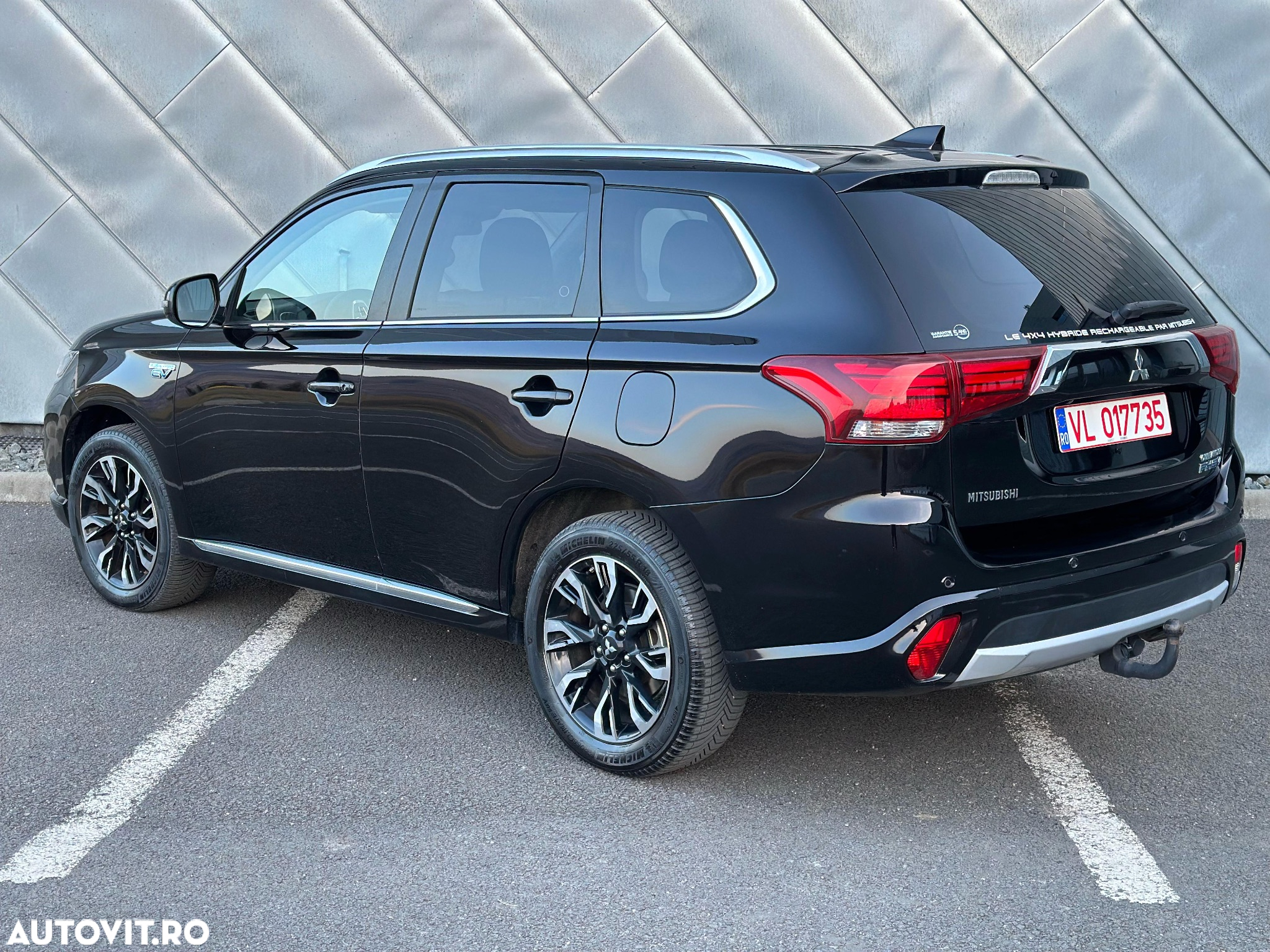 Mitsubishi Outlander 2.0 4WD Plug-In Hybrid Top - 6