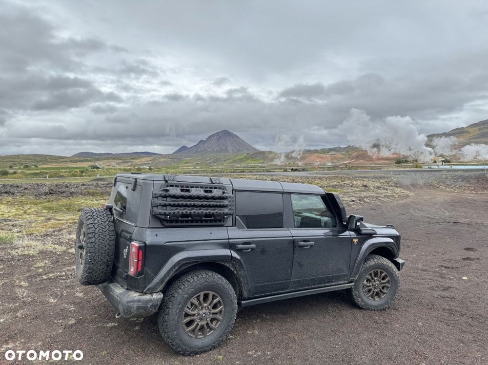 Ford Bronco - 40