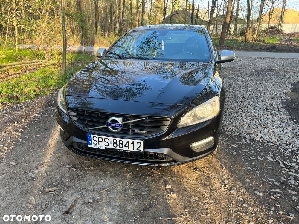 Volvo V60 D3 R-Design - 4