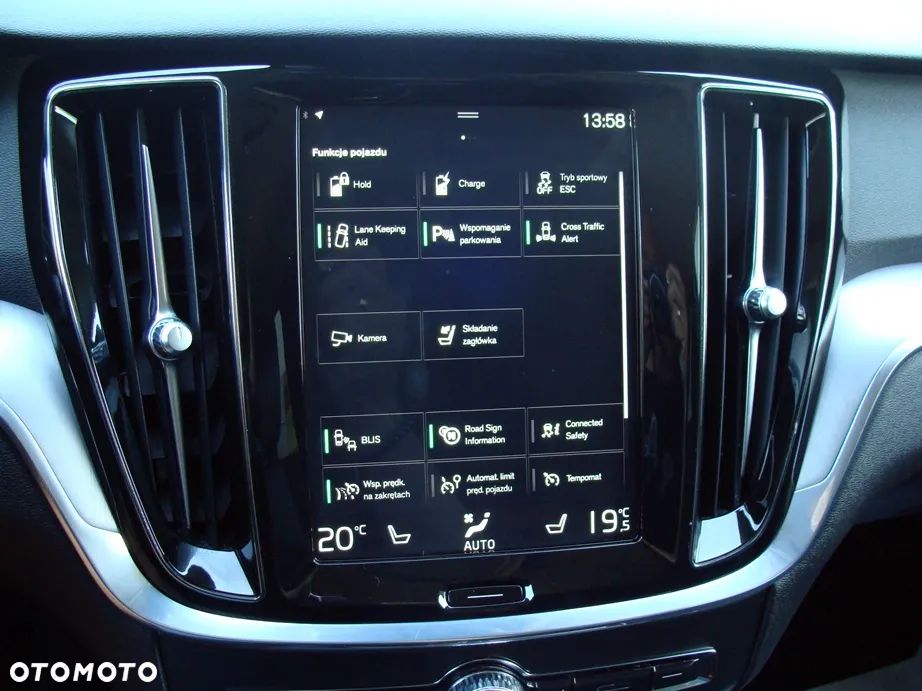 Volvo V60 T6 AWD Recharge Plus Dark - 23