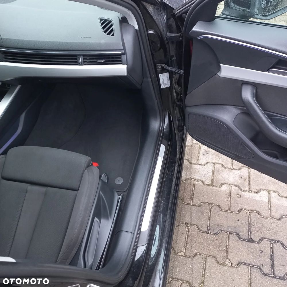 Audi A4 Limousine - 15