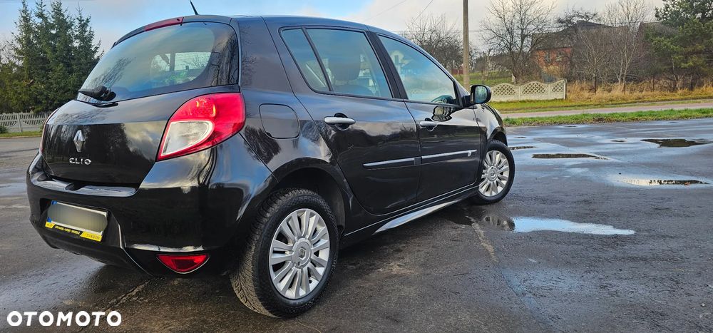 Renault Clio 1.2 16V 75 Dynamique - 10