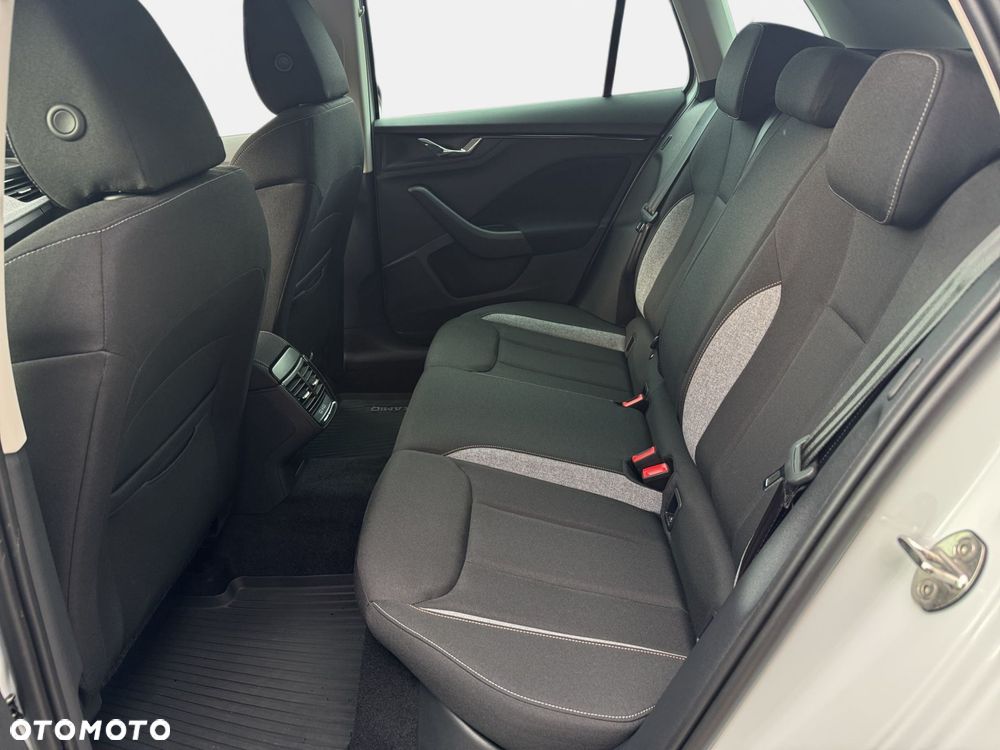 Skoda Kamiq 1.0 TSI Selection DSG - 31