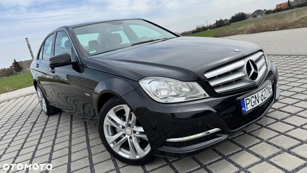 Mercedes-Benz Klasa C 180 CGI BlueEff Elegance - 1