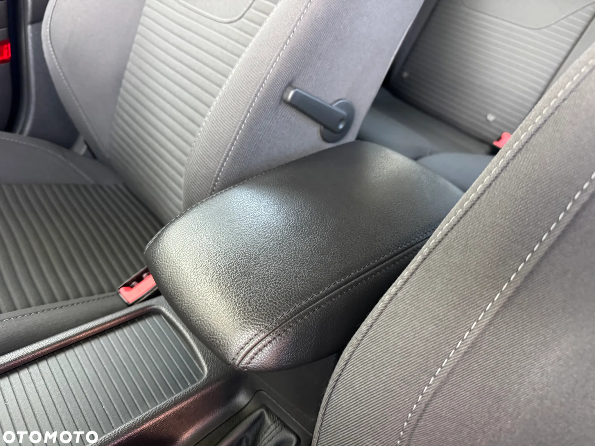 Ford Focus 1.5 EcoBoost Start-Stopp-System COOL&CONNECT - 24