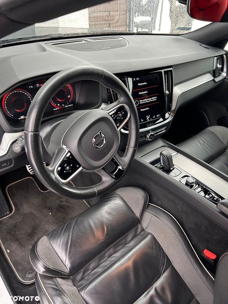 Volvo V60 D4 R-Design - 16