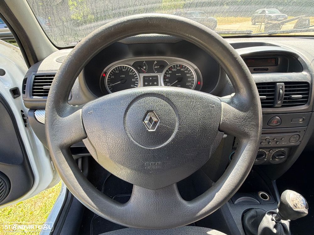 Renault Clio - 19