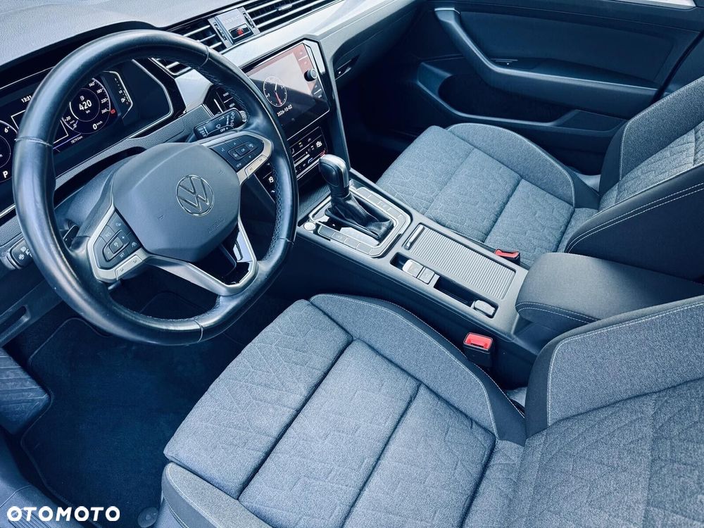 Volkswagen Passat - 12