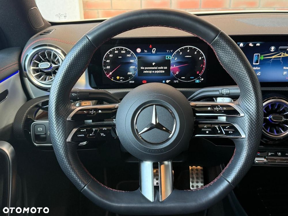 Mercedes-Benz CLA - 17