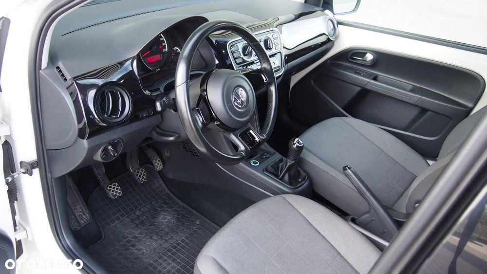 Volkswagen up! - 28