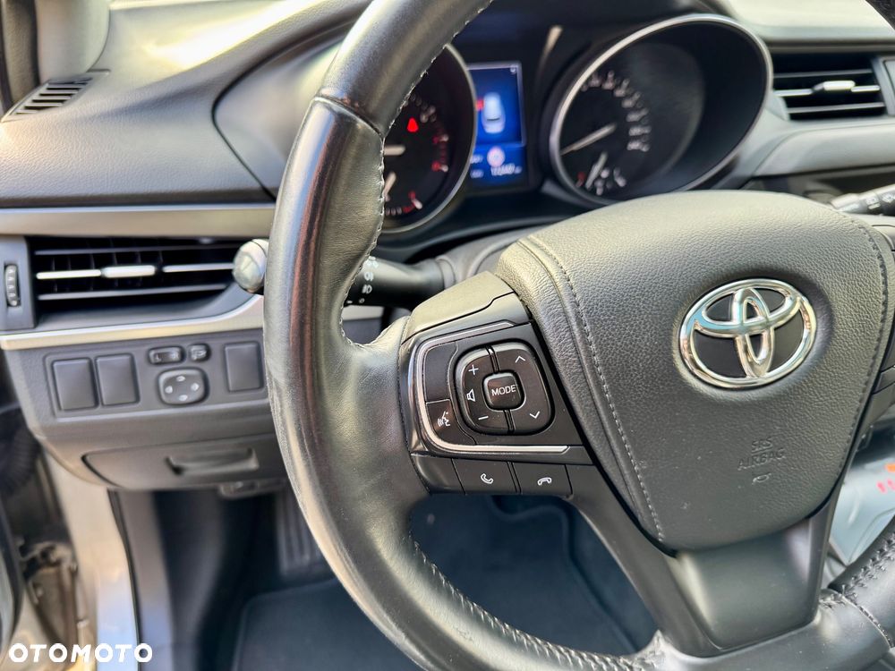 Toyota Avensis Touring Sports 1.8 Executive - 16