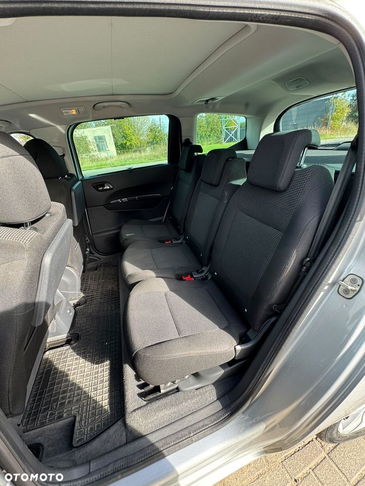 Peugeot 5008 1.6 HDi Premium - 24