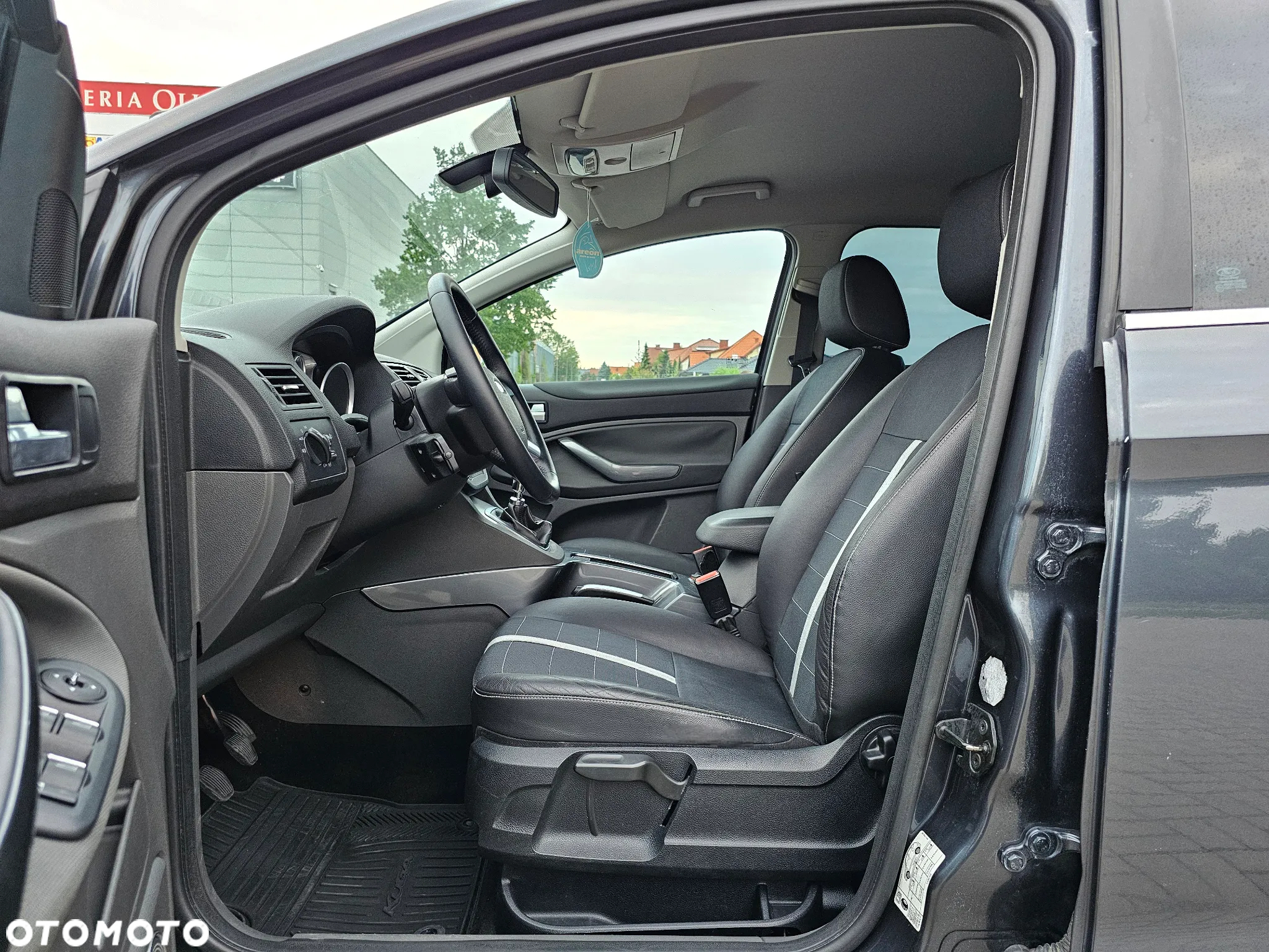 Ford Kuga 2.0 TDCi 4x4 Titanium - 14
