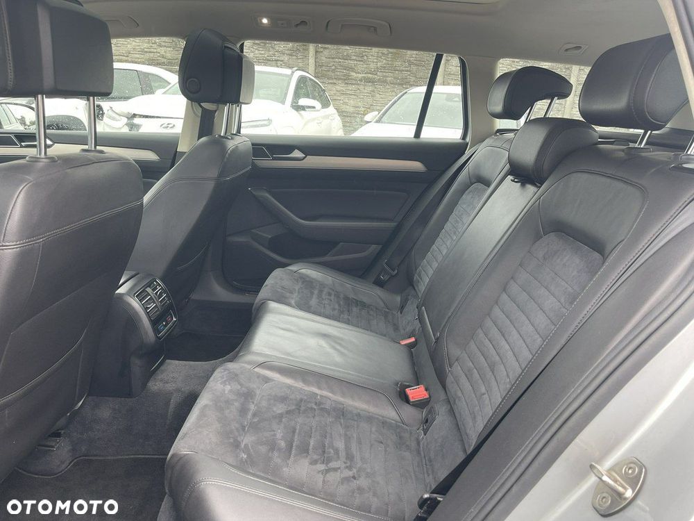 Volkswagen Passat - 10