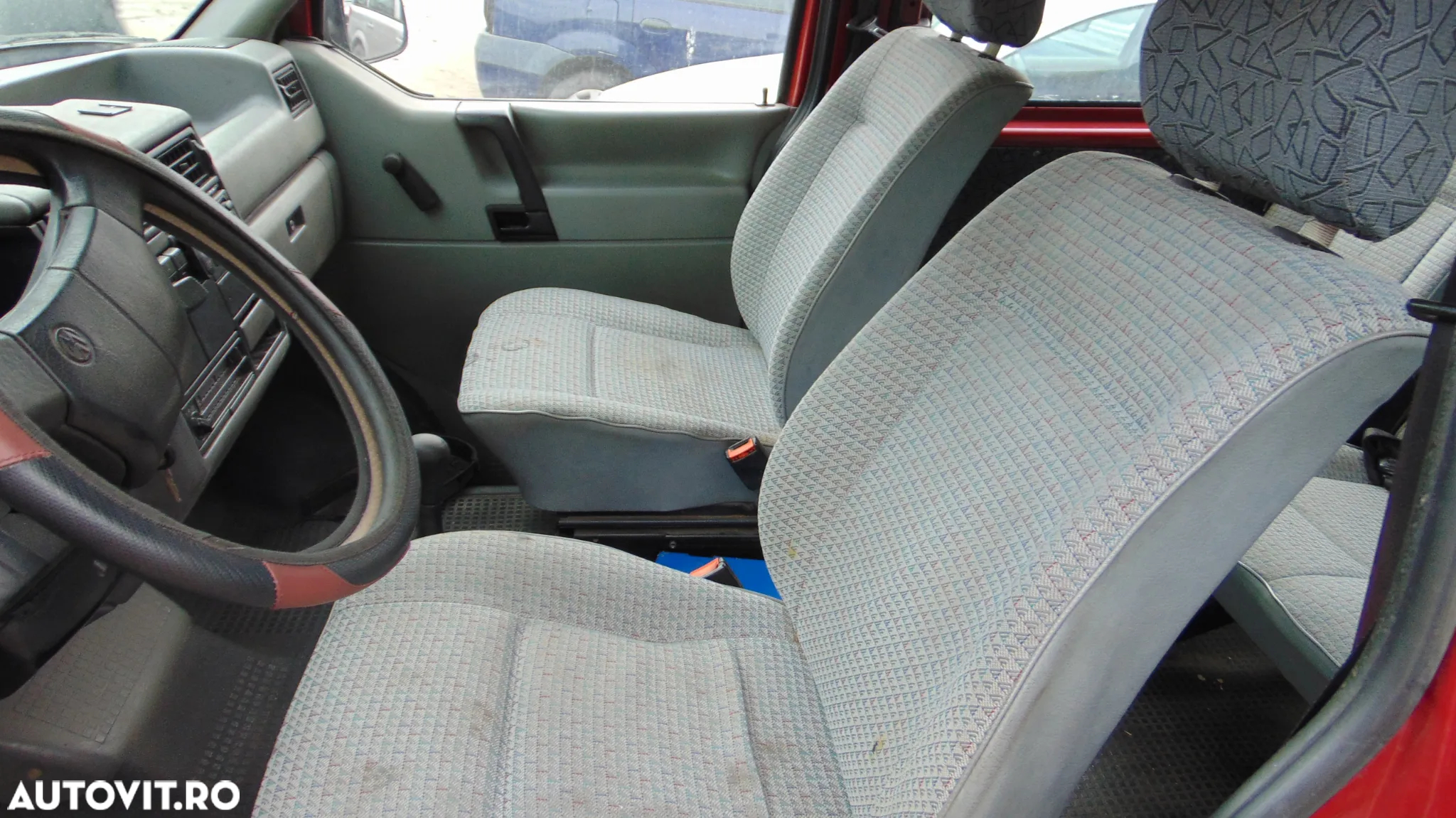 Set Scaune fata rand 1,rand 2,rand 3 de VW T4 Caravelle an 1997 in stare impecabila. - 2