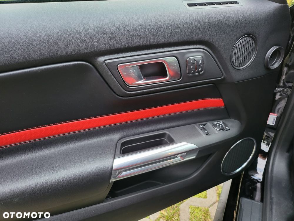 Ford Mustang - 6