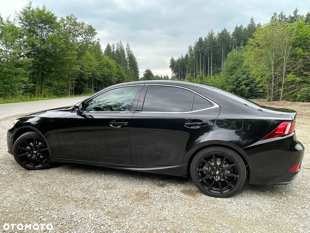 Lexus IS 300h Executive Line - 8