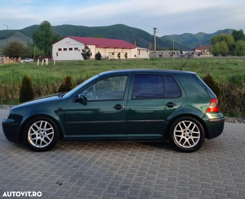 Volkswagen Golf - 6