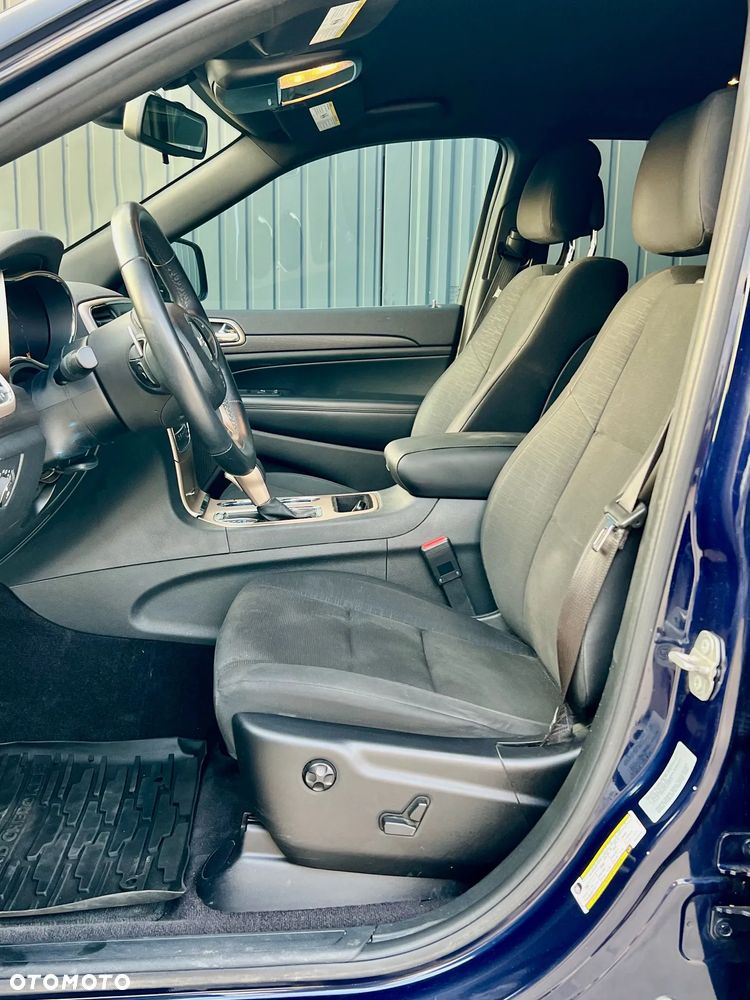 Jeep Grand Cherokee - 12