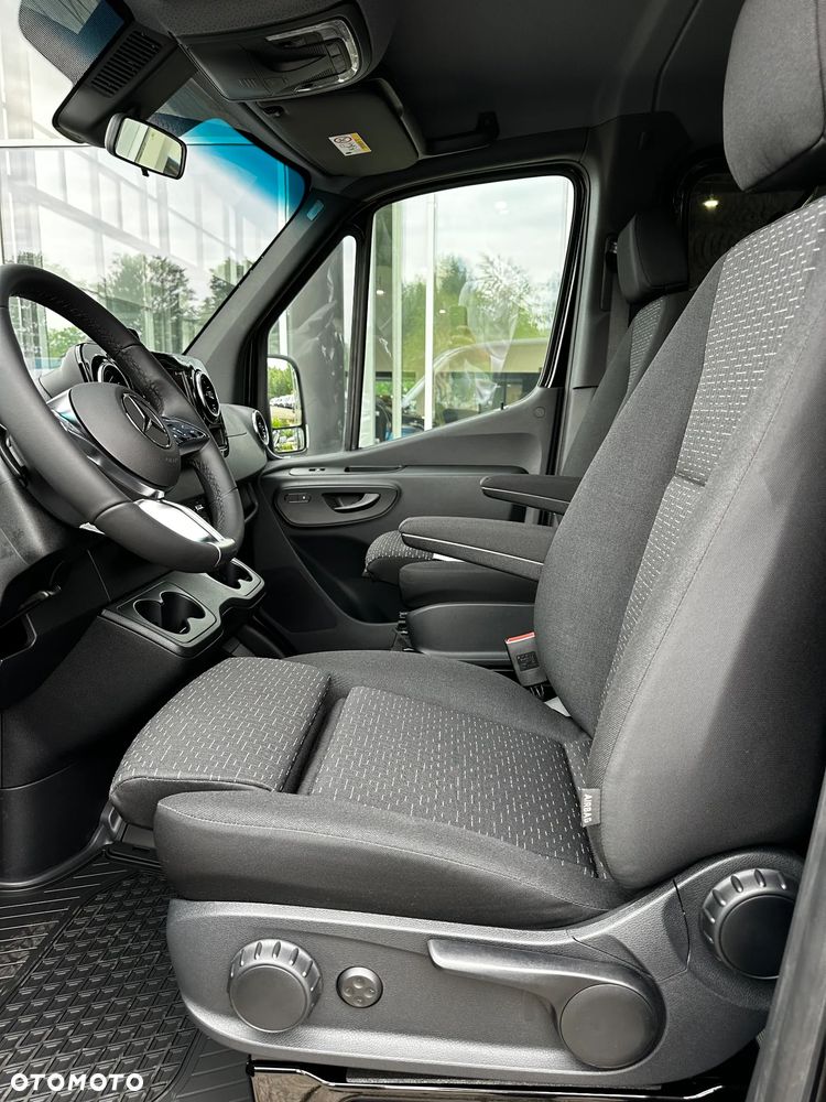 Mercedes-Benz Sprinter - 15