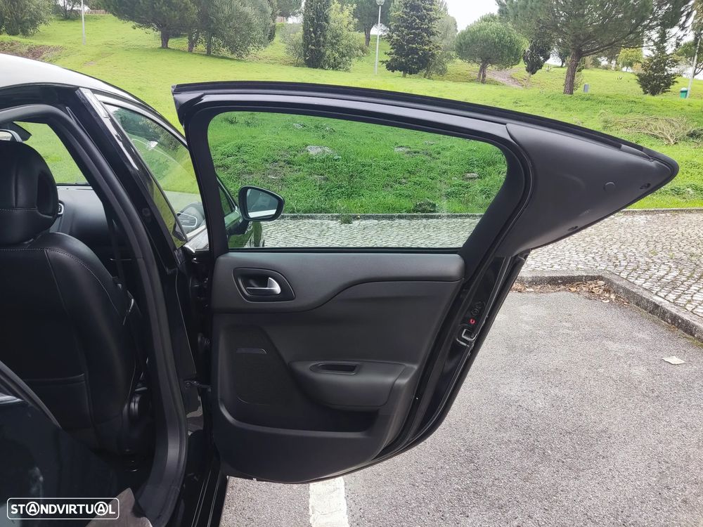 Citroën DS4 1.6 e-HDi So Chic CVP6 - 16