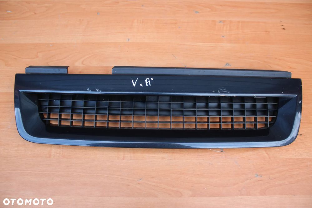 ATRAPA GRILL OPEL VECTRA A PO LIFT - 1