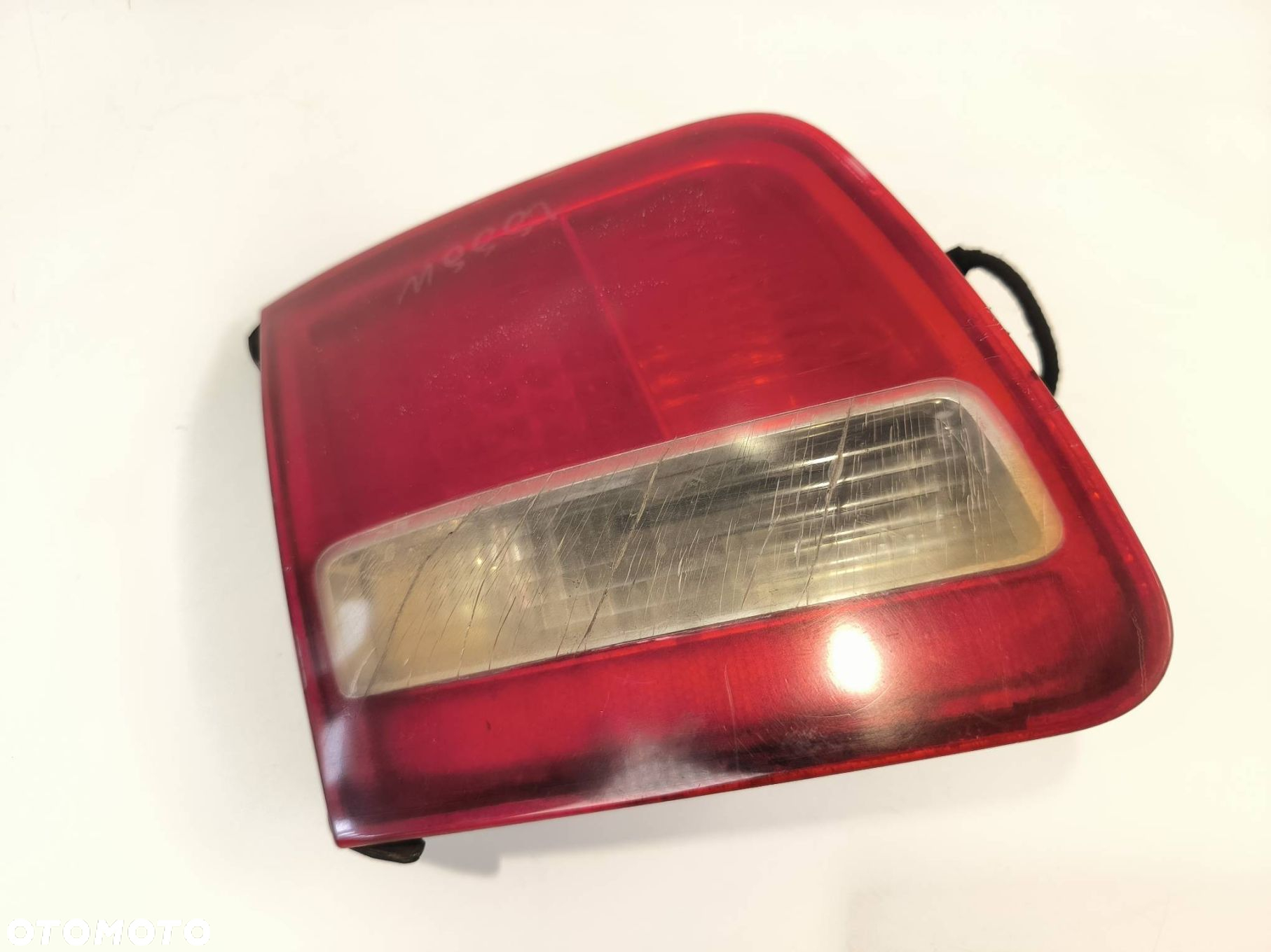 LAMPA W KLAPE LEWA AUDI A8 D3 4E0945093C - 2