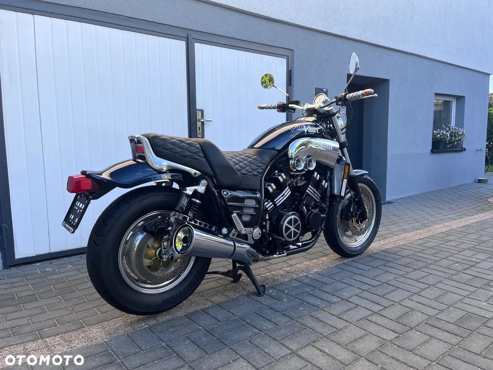 Yamaha V-MAX - 4