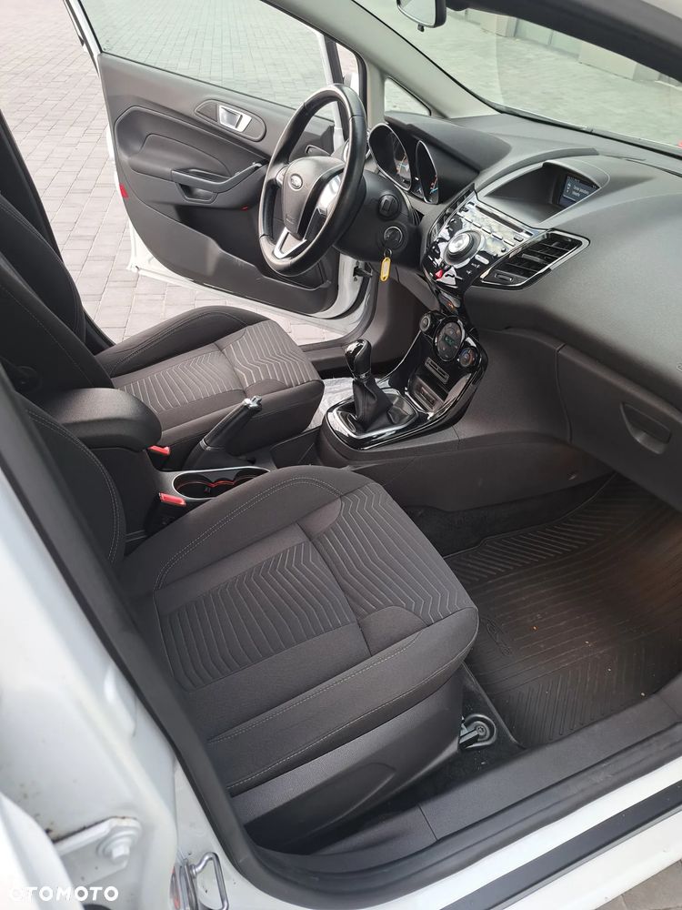 Ford Fiesta - 16