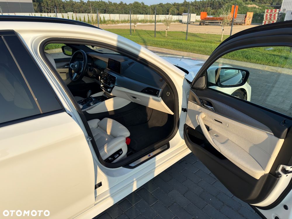 BMW Seria 5 530i xDrive M Sport sport - 23